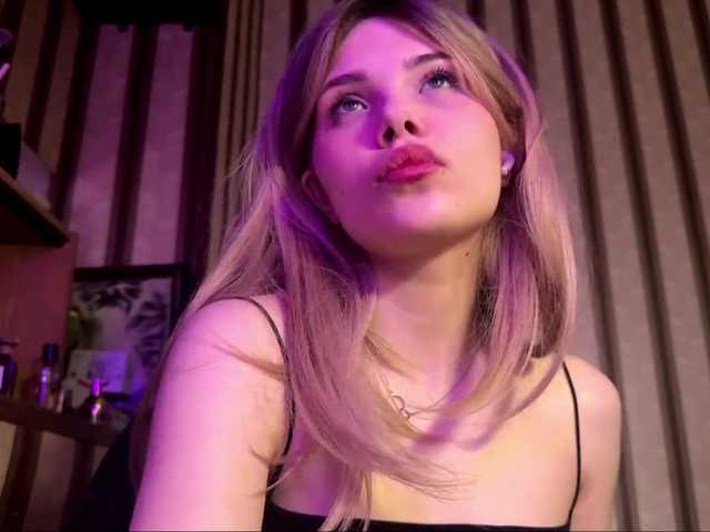 KittyMila live cam on BongaCams