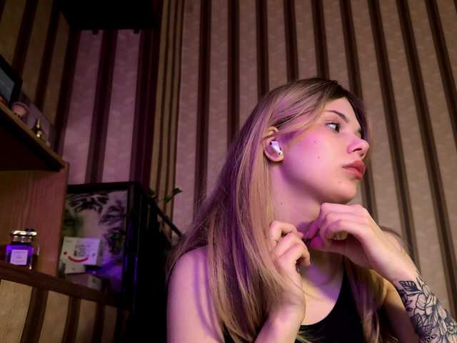 KittyMila live cam on BongaCams