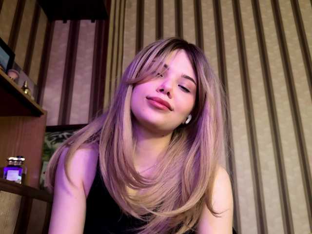 KittyMila live cam on BongaCams