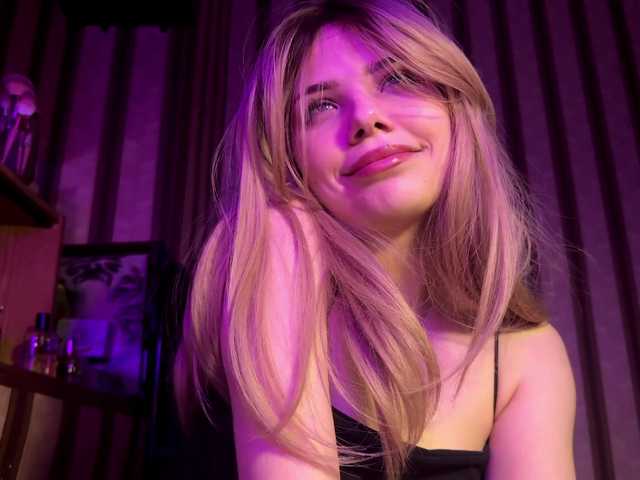 KittyMila live cam on BongaCams