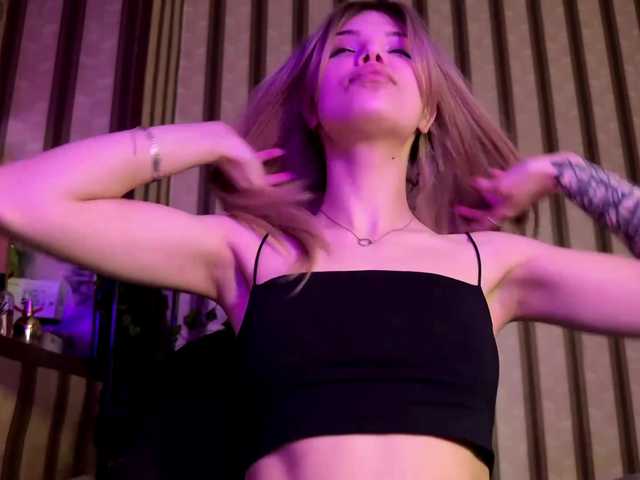 KittyMila live cam on BongaCams