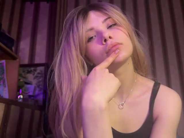 KittyMila live cam on BongaCams