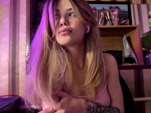 KittyMila webcam
