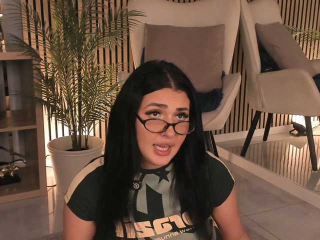 Boobzillaa live cam on BongaCams