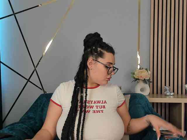 Model: Boobzillaa
