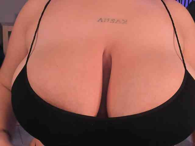 Boobzillaa