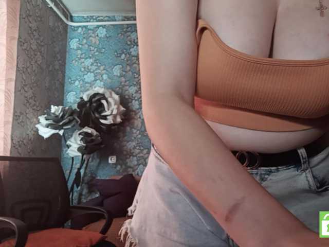 GenovevaRhoad live cam on BongaCams