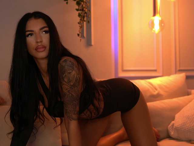 XiaraBlaze live cam on BongaCams