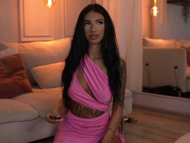 XiaraBlaze live cam on BongaCams