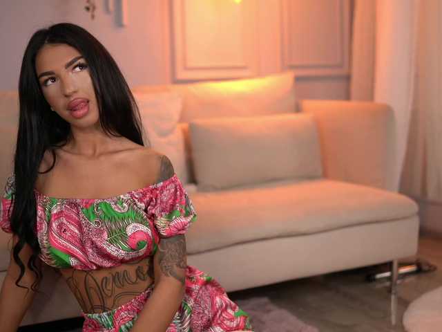 XiaraBlaze live cam on BongaCams