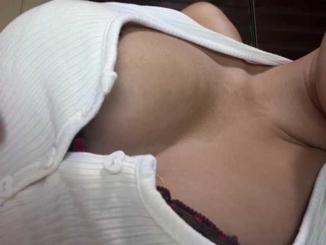 PartheniaBrazen live cam on BongaCams