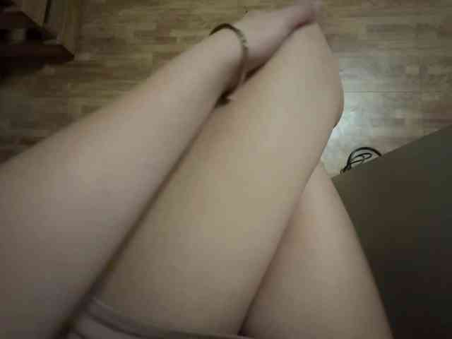 LilyBrazen webcam
