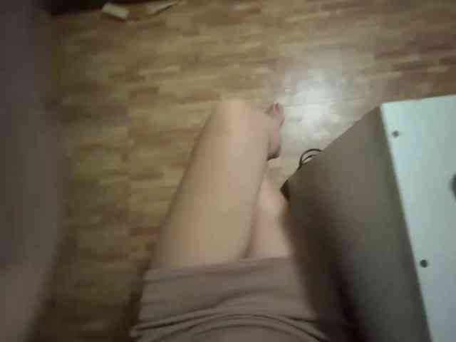 LilyBrazen webcam