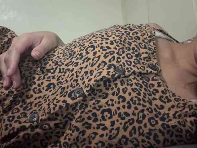 LilyBrazen webcam