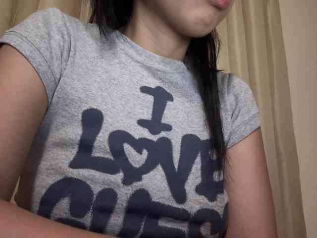 LilyBrazen webcam