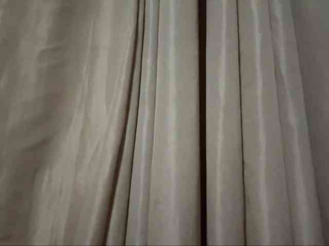 LilyBrazen webcam