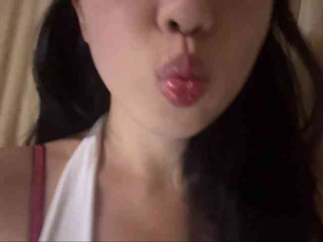 LilyBrazen webcam