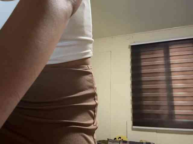 LilyBrazen webcam