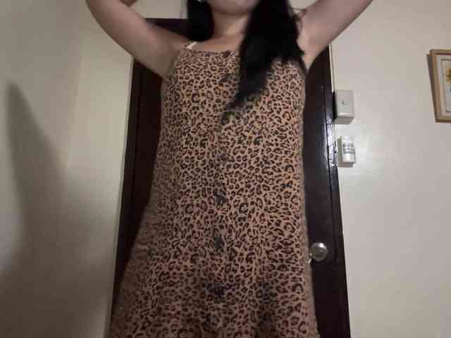 LilyBrazen webcam