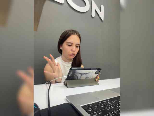 Nipple000 webcam