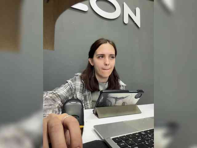 Nipple000 webcam