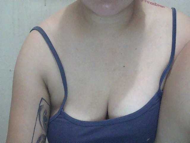 SexyCherrry live cam on BongaCams