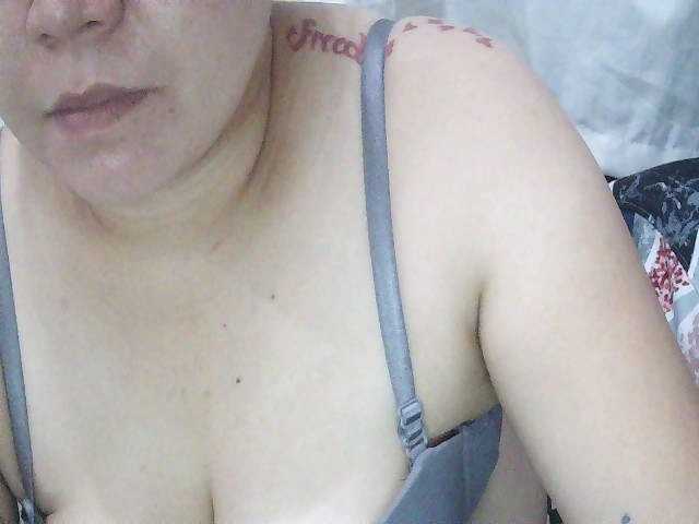 SexyCherrry live cam on BongaCams