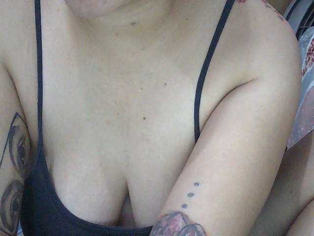 SexyCherrry live cam on BongaCams