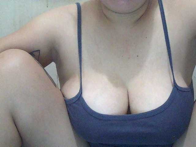 SexyCherrry live cam on BongaCams