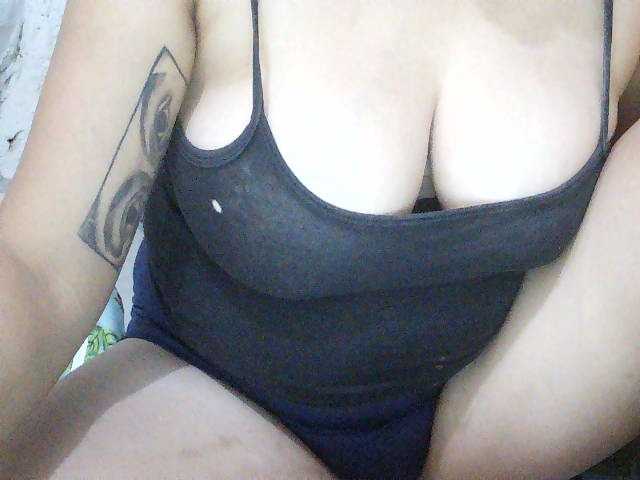 SexyCherrry webcam bongacams model stream image