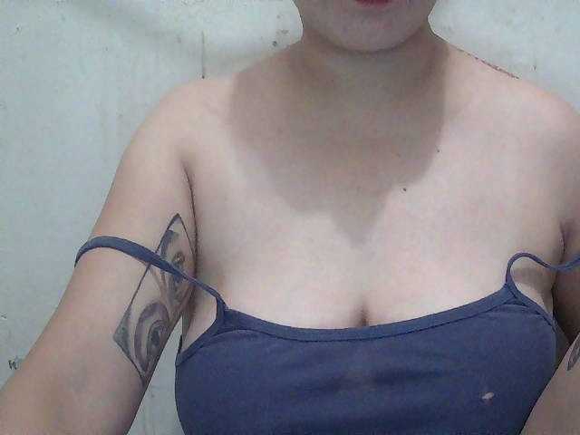 SexyCherrry live cam on BongaCams