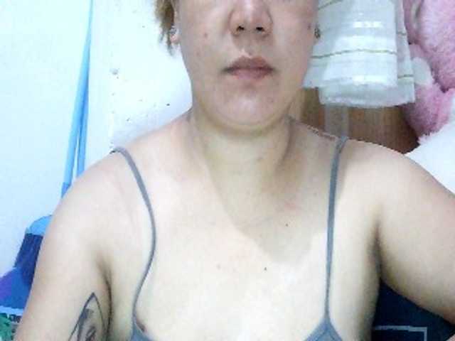 SexyCherrry live cam preview