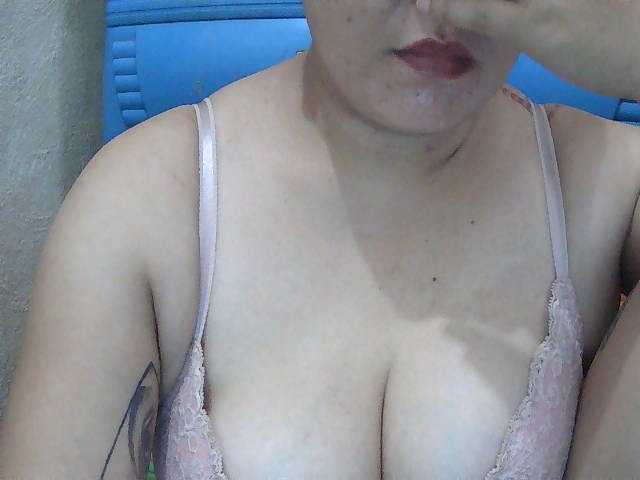 SexyCherrry live cam on BongaCams