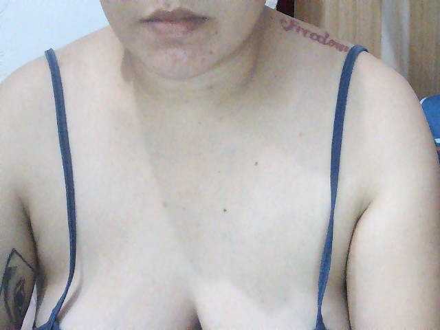 SexyCherrry live cam preview