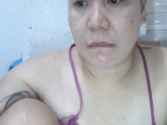 SexyCherrry live cam on BongaCams