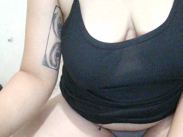 SexyCherrry live cam on BongaCams