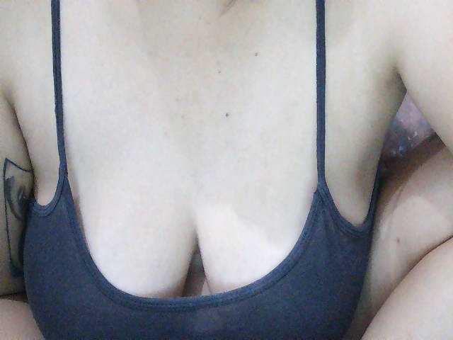 SexyCherrry live cam on BongaCams