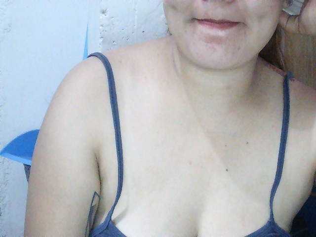 SexyCherrry live cam preview
