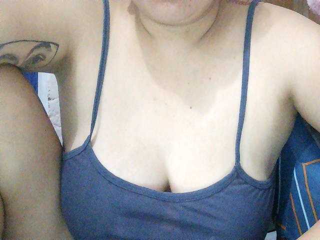SexyCherrry live cam on BongaCams