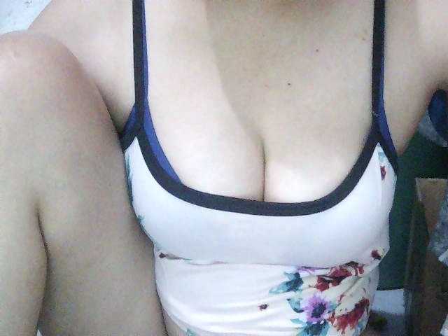 SexyCherrry live webcam show