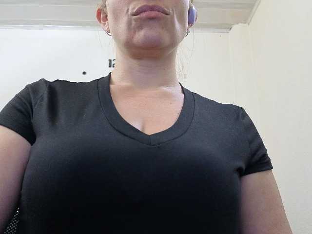 soyemilyhanks live cam on BongaCams