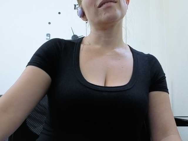 soyemilyhanks live cam on BongaCams