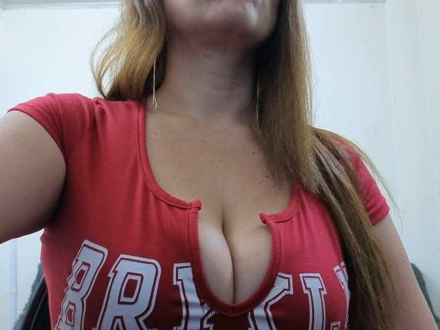 soyemilyhanks live cam on BongaCams