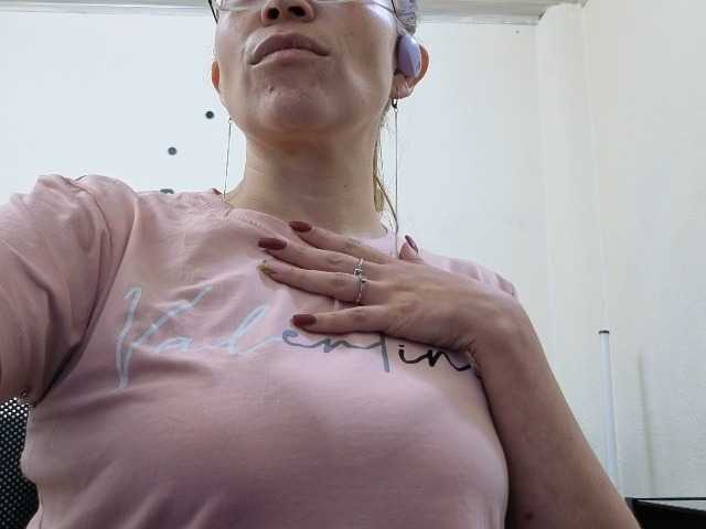 soyemilyhanks live cam preview