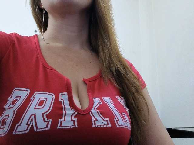 soyemilyhanks live cam on BongaCams