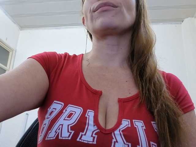 soyemilyhanks live cam preview