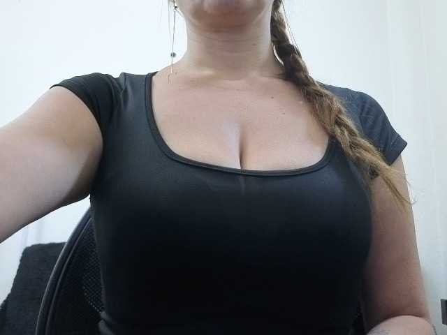 soyemilyhanks live cam on BongaCams