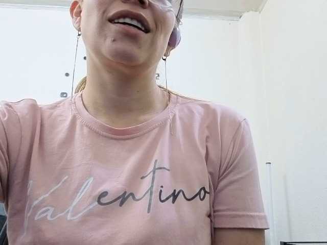 soyemilyhanks live cam on BongaCams
