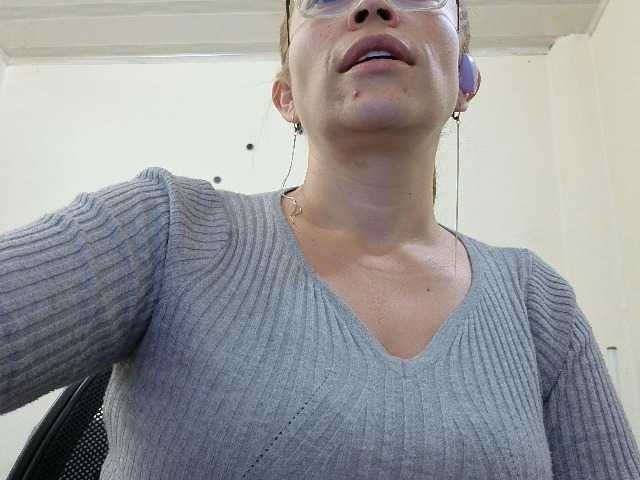soyemilyhanks live cam on BongaCams