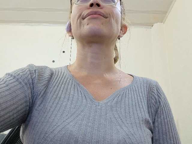 soyemilyhanks live cam on BongaCams
